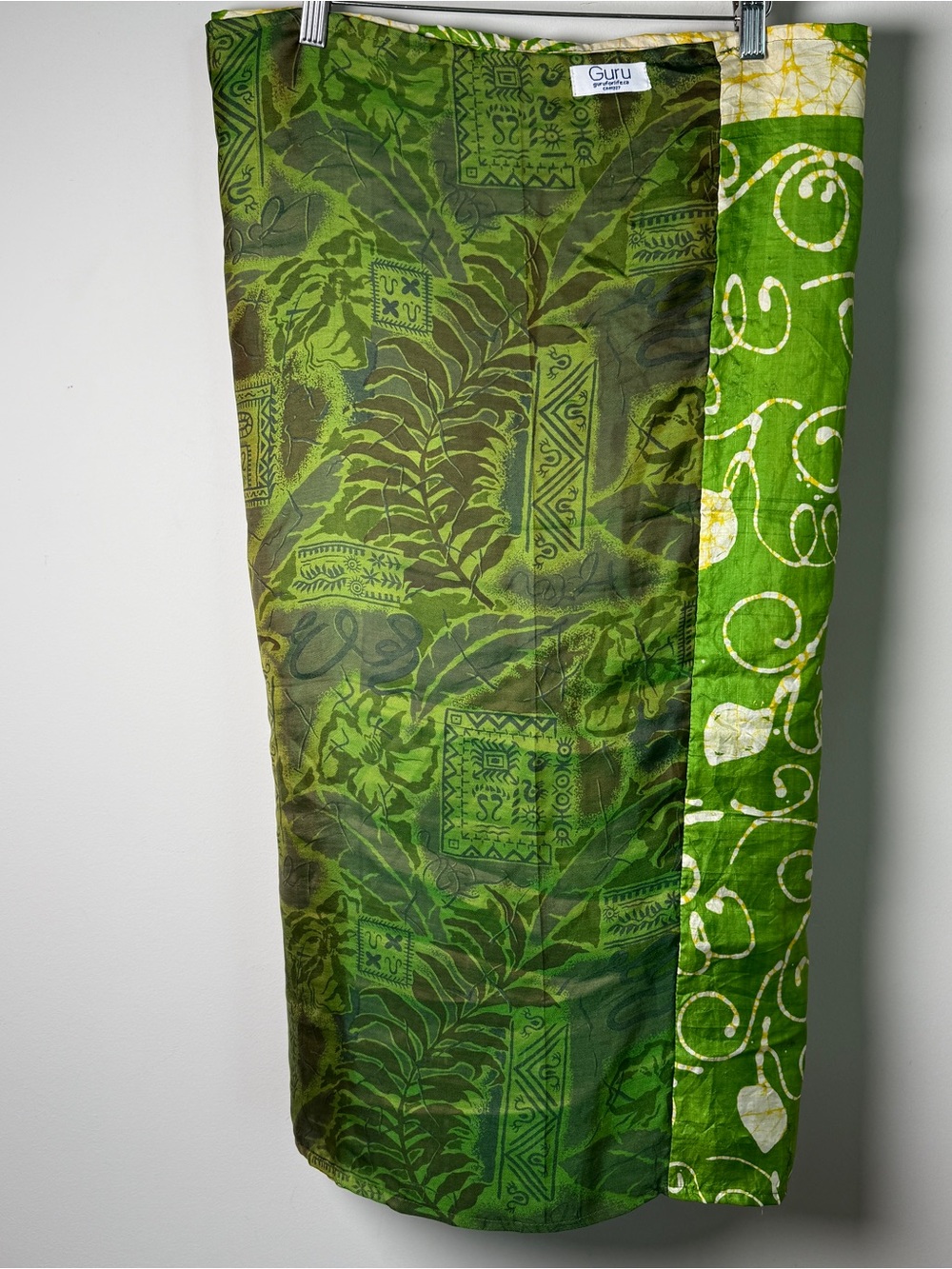 Guru Silk Patchwork Wrap Scarf Green Batik Tropical Print Boho Festival Sarong - Picture 7 of 8